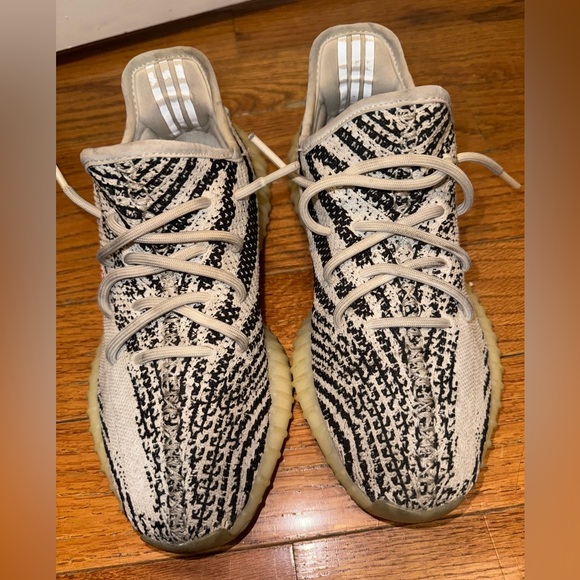 Adidas Yeezy Boost 350 V2 Zebra